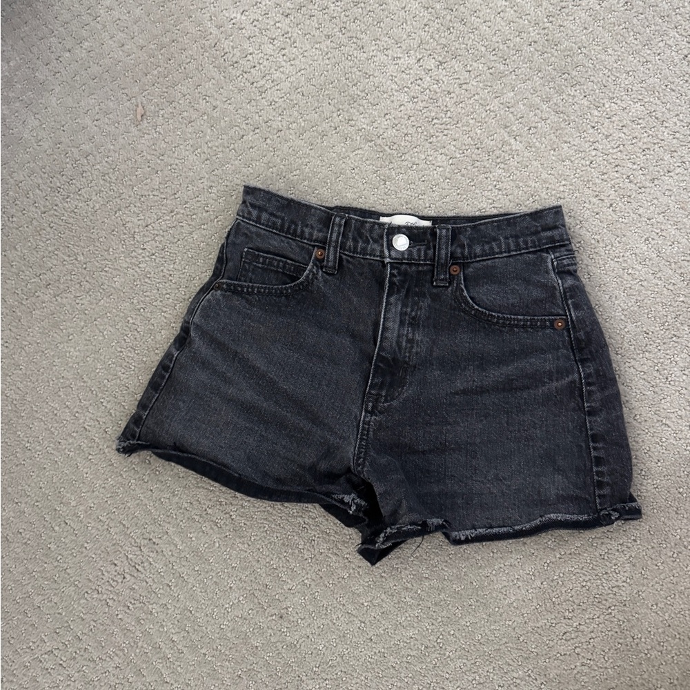 Universal Thread Black Jean Shorts High-Waisted Cut-Off